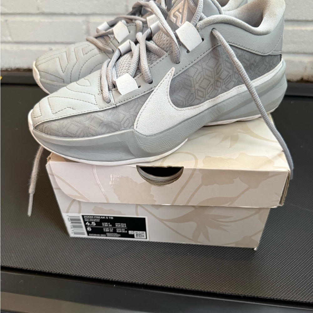 Nike Boys Light Gray and White Basketball Sneakers